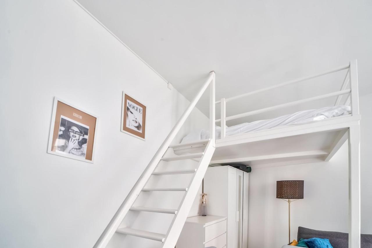 Charming Apartment In The Heart Of Montmartre Παρίσι Εξωτερικό φωτογραφία